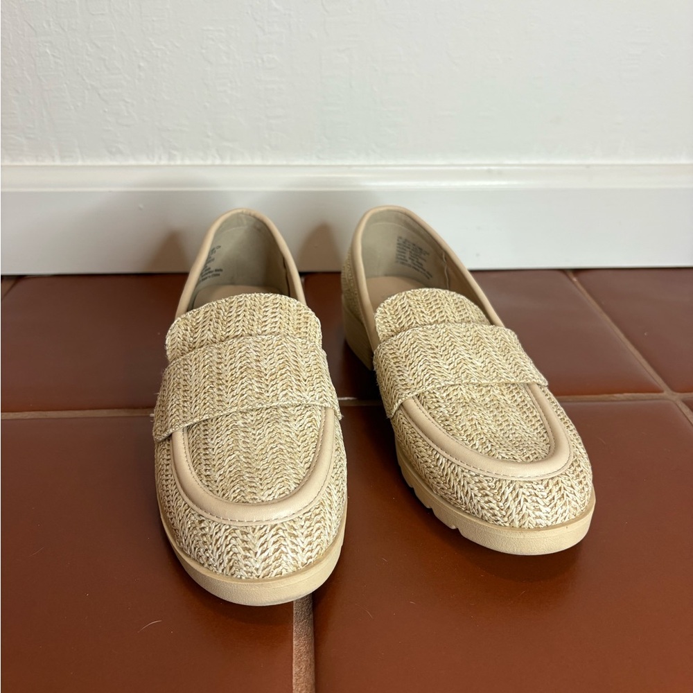 Kenneth Cole Reaction Cream Loafers
